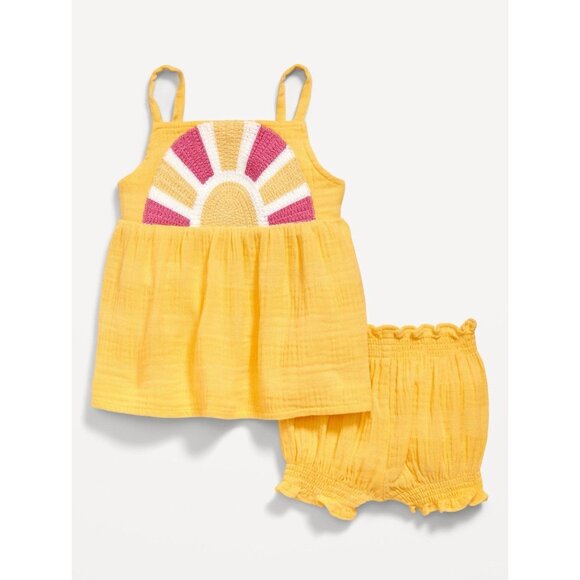 Old Navy 2 Piece Baby Top + Shorts Set Yellow Sun Sleeveless Smock 6-12 months - Picture 1 of 4